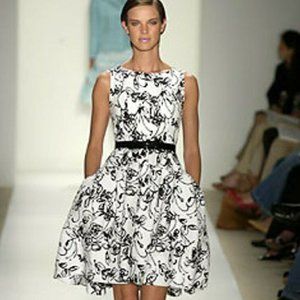 $5,000 OSCAR DE LA RENTA ICONIC STUNNING WHITE FLORAL PLEADED SILK RUNW DRESS 10